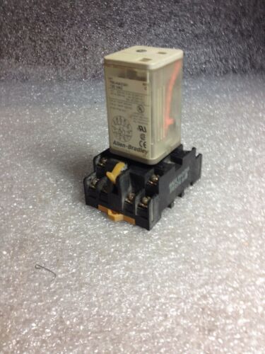 Allen-Bradley 700-HA33A1 Relay with Base