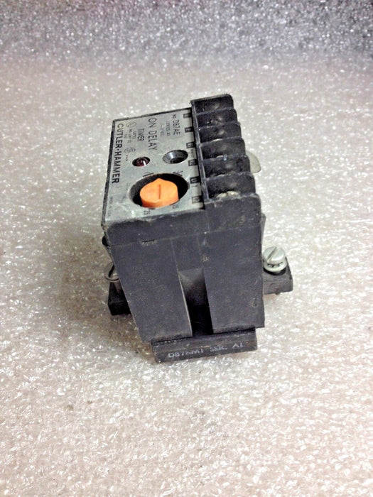 Cutler-Hammer D87AE 120 V 0.3-30 Sec Delay-On Time Delay Relay