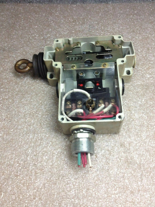 TELEMECANIQUE XY2-CE2A296H7 CABLE PULL SWITCH