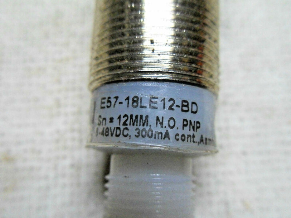 Cutler-Hammer E57-18LE12-BD Inductive Proximity Switch