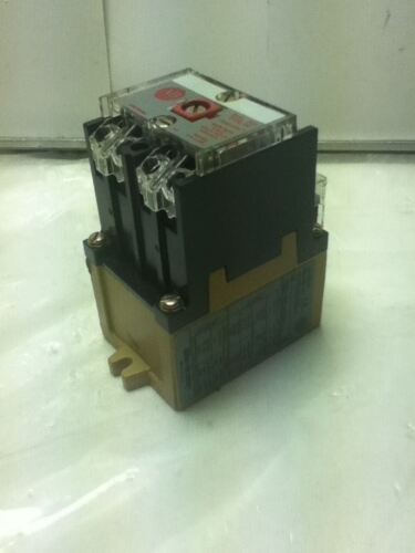 Allen-Bradley 700-PK400B11 SERIES D CONTROL RELAY