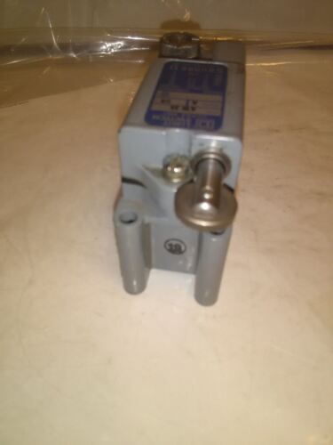 Square D Plug-In Precision Limit Switch 9007AW-36