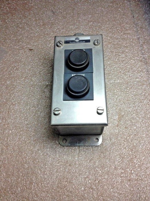 Allen-Bradley 800R-2HB4A Push Button Station