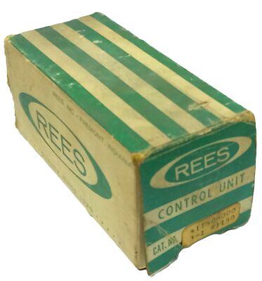 REES 600 V AC Red Illuminated Push-Pull Button
