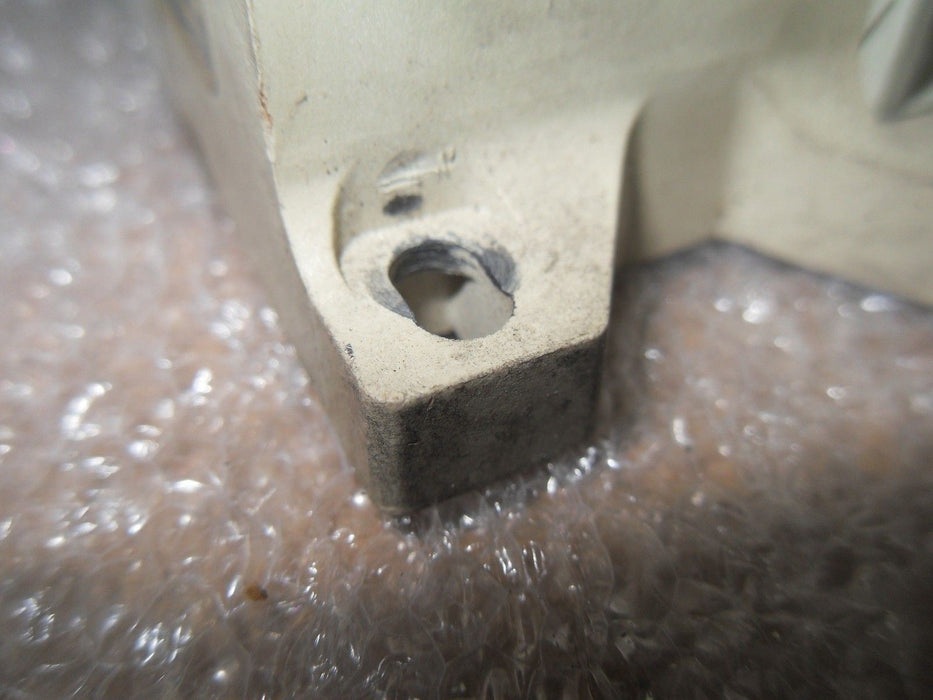 Cutler-Hammer C306DN3 32A 3-Pole Relay