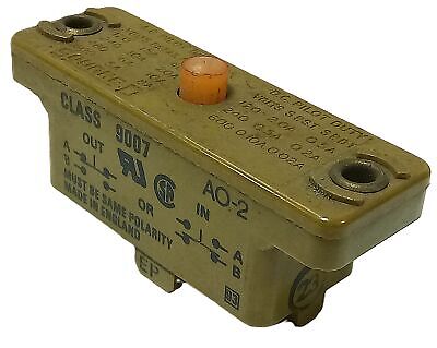 Square D 9007AO2 120VAC/125VDC Miniature Snap Action Limit Switch
