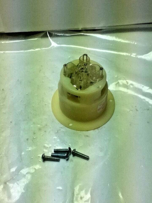 LEVITON 2825 PLUG