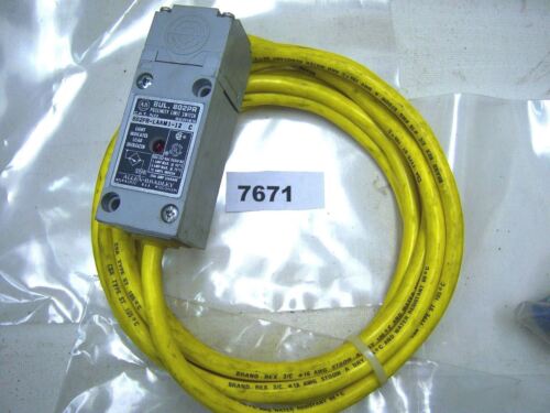 Allen-Bradley Proximity / Limit Switch 802PR-LAAM1-12 32VAC