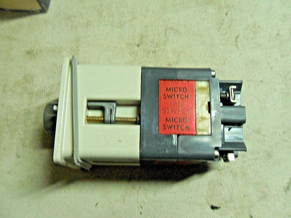 Microswitch 909AAA01 Push Button Switch
