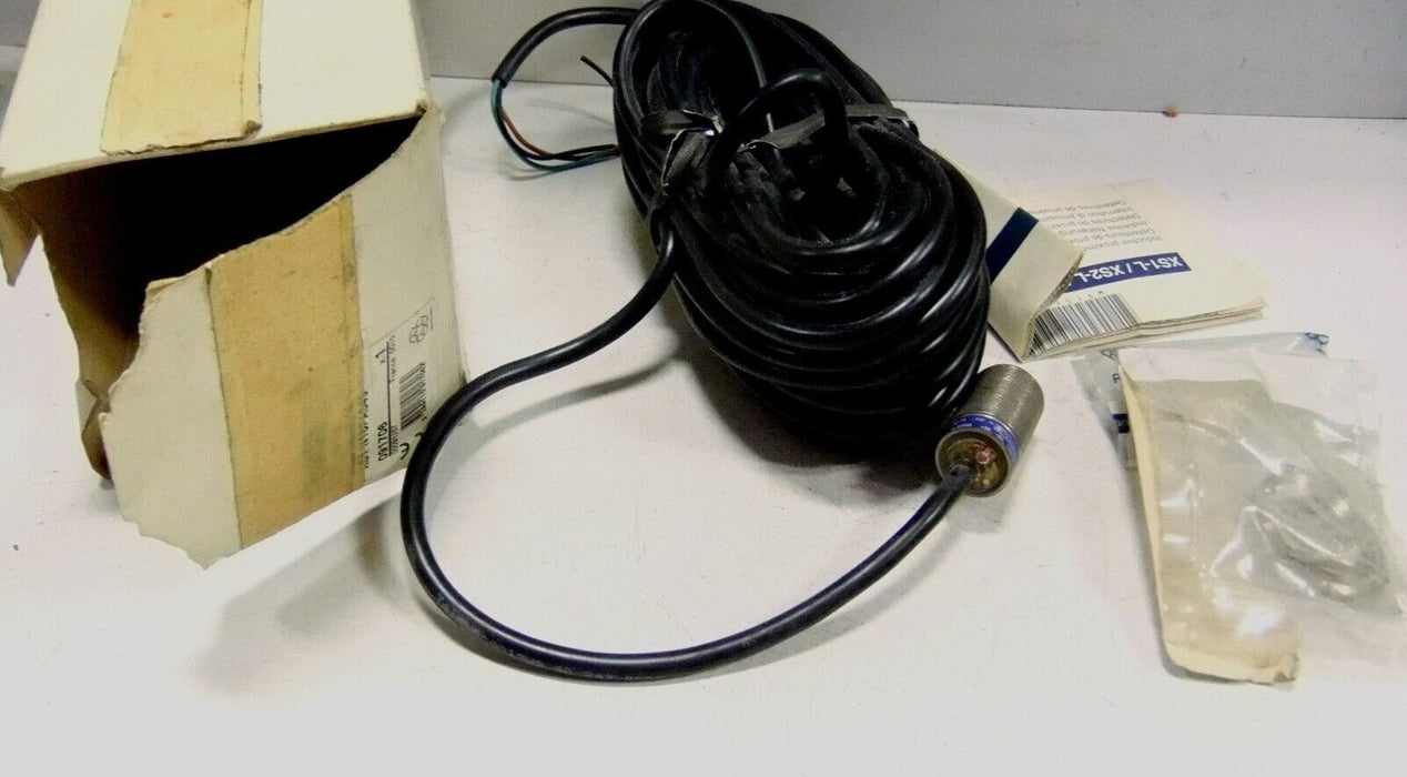 Telemecanique XS1N18PA349L2 Proximity Sensor