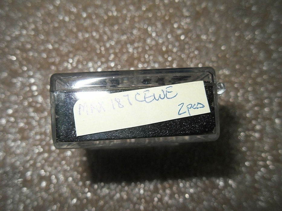 2 MAXIM MAX187CEWE ANALOG TO DIGITAL CONVERTERS