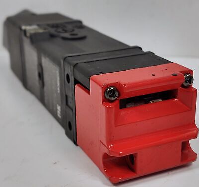 Omron D4SL-3NDA-D Safety Door Interlock Switch with Indicator Light