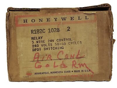 Honeywell R182C-1028-2 240V 3-Wire DPDT HVAC Thermostat Relay with 24V Control