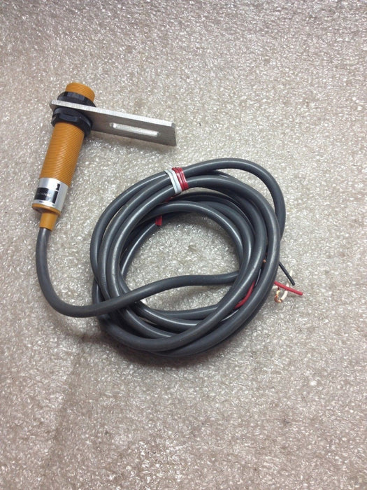 Omron E3F-3DZ2 Photoelectric Switch