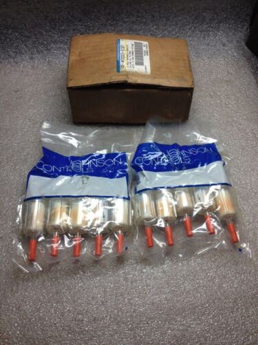 10 JOHNSON CONTROLS A-400-137 IN-LINE OIL FILTERS