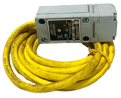 Allen-Bradley 802PR-LBAR1-08 20-250 V AC/DC 2-25 mA Inductive Proximity Sensor