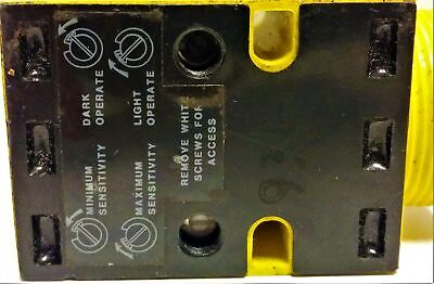 Banner Engineering 26575 / SM2A912LV Photoelectric Proximity Sensor