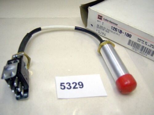 Cutler-Hammer Photoelectric Detector 1261B-100 9 FT Cable