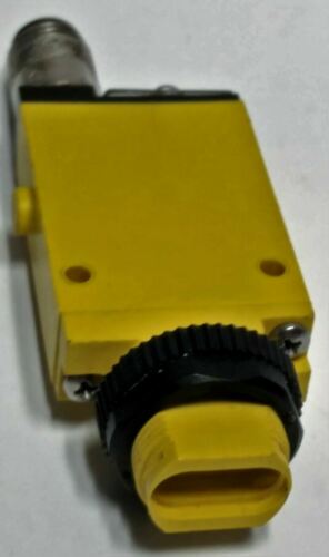 Banner Engineering SM2A312FPQD Photoelectric Sensor