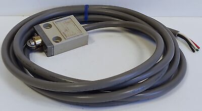 Omron D4C-1402 Precision Limit Switch