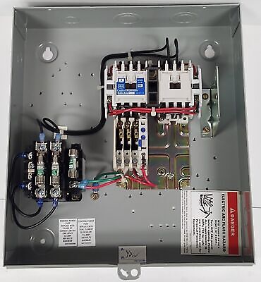 Cutler-Hammer ECN06A1CAA NEMA 1 3-Phase 440V-460V Reversing Starter in Enclosure