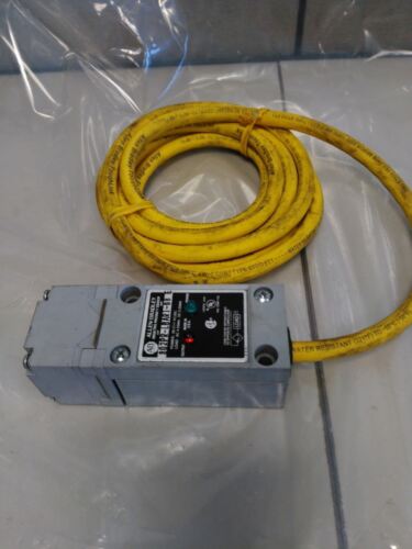 Allen-Bradley PROXIMITY SWITCH 802PR-LBAR1-08E