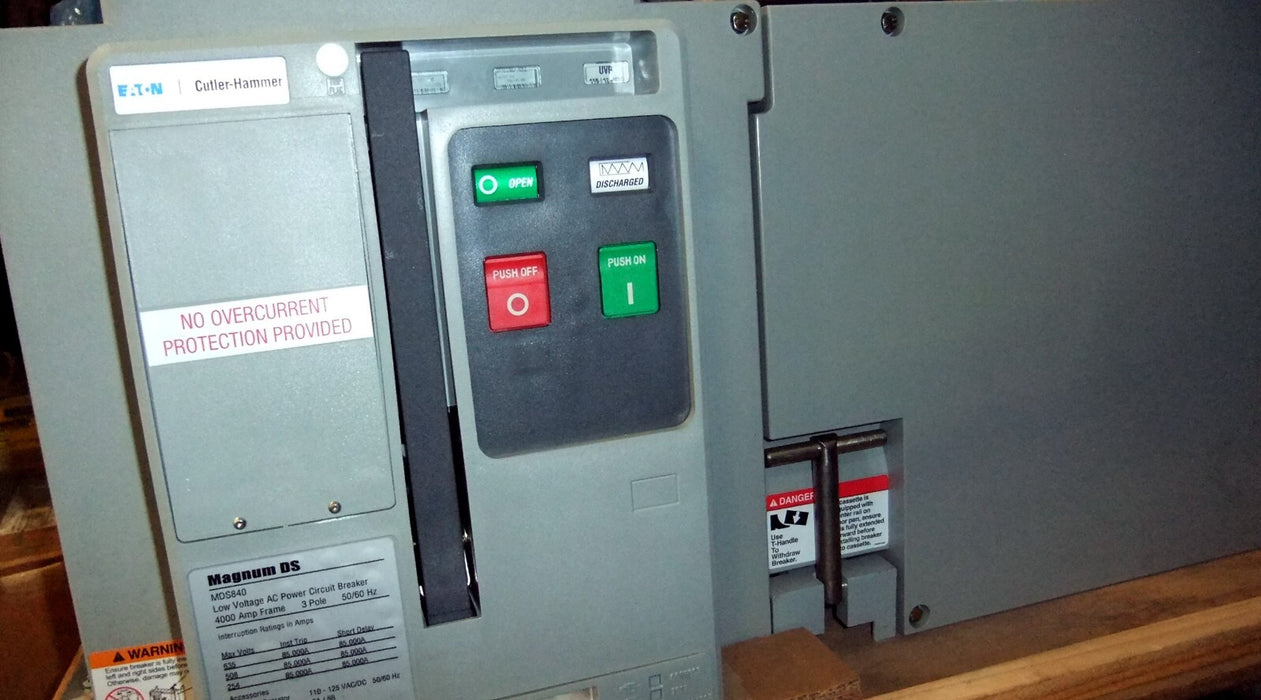 Cutler-Hammer MDS8403WEA 4000 A Magnum DC Low Volt AC Power Circuit Breaker