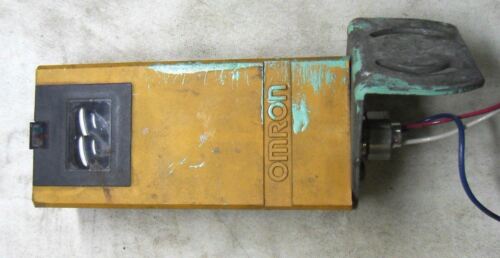 1 OMRON E3K-R10 PHOTOELECTRIC SWITCH