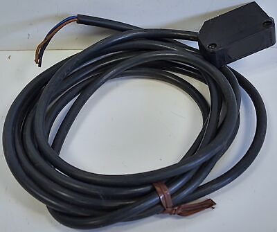 Omron E3Z-D62 Diffused Photoelectric Proximity Sensor