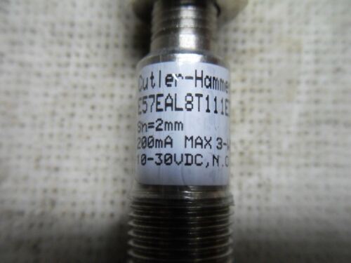Cutler-Hammer E57EAL8T111ED Inductive Proximity Sensor