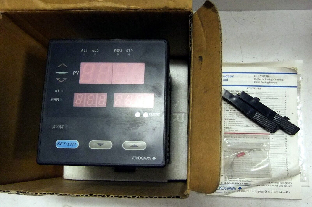 Yokogawa Temperature Controller UT37 E