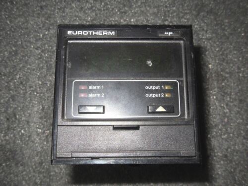 1 EUROTHERM 810-047-000-105-621-24-000-000-00 TEMPERATURE CONTROL