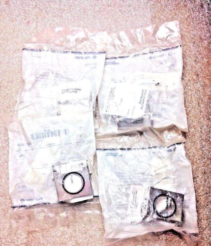 Allen-Bradley 800E-AML1 Lock Attachment for Mushroom Style Push Button