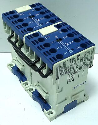 Telemecanique LP2-EC03 690 V AC 16 A 3 Pole Reversing Contactor