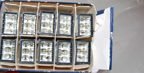 MICRO SWITCH LAMP 28V PUSHBUTTON SWITCH 1 LOT OF 10