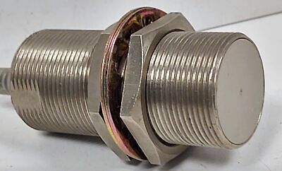 Omron E2E2-X10Y1 Shielded Proximity Sensor