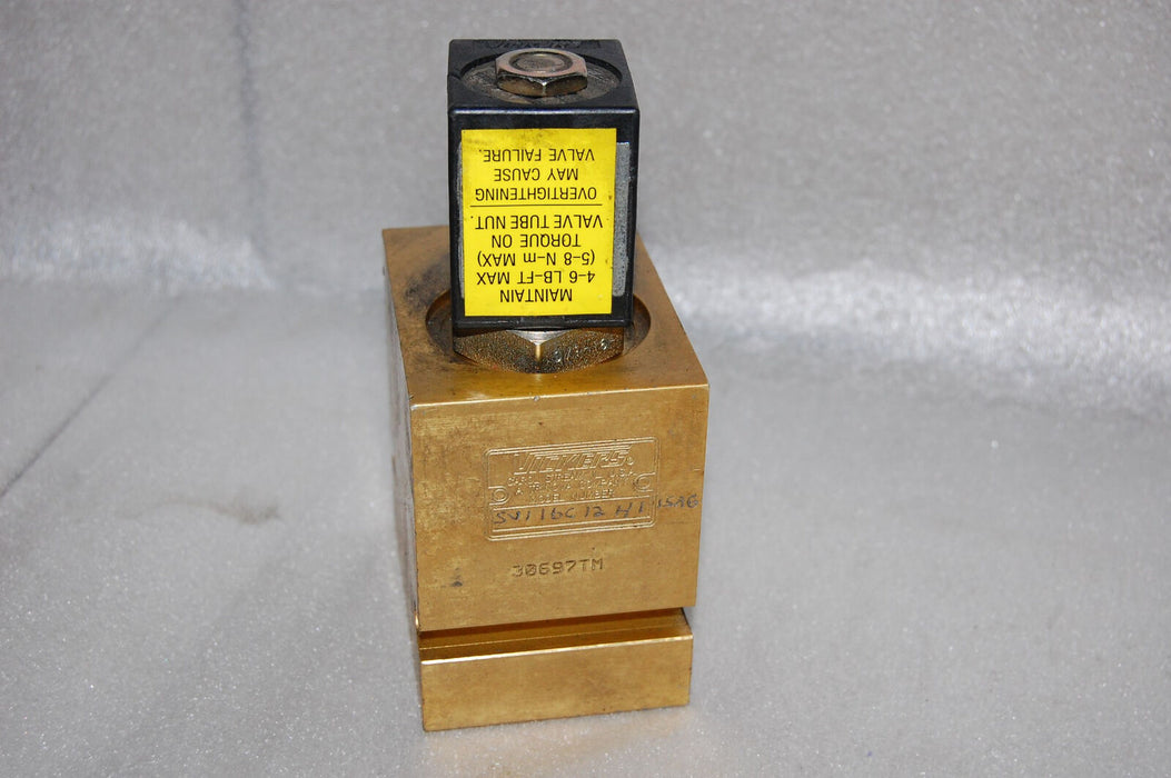 Vickers SV116C1241 Solenoid Valve