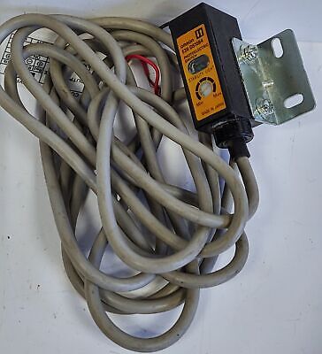 Omron E3S-DS10B4 Photoelectric Sensor with Adjustable Stability Light