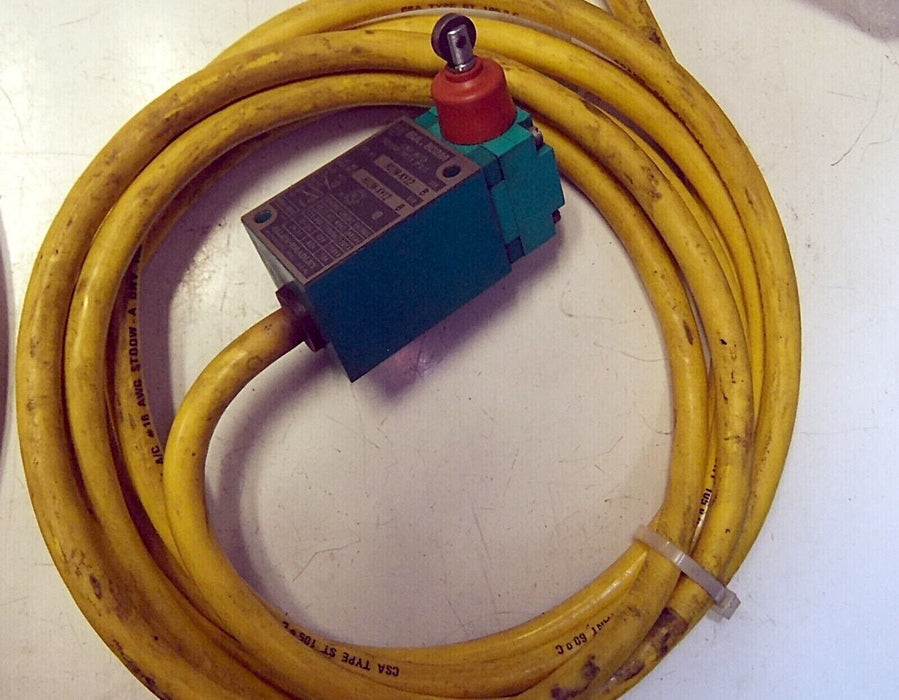 Allen-Bradley Prewired Limit Switch 802M-KY12