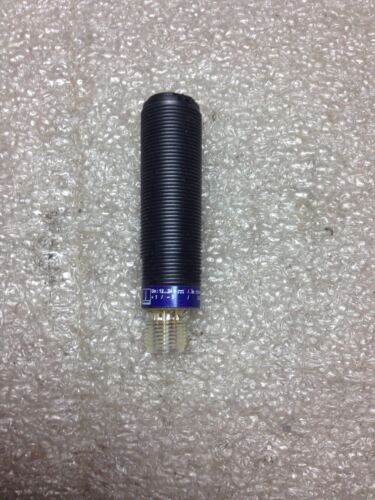 Telemecanique Xu2-P18Pl9Ab-R Photo Sensor