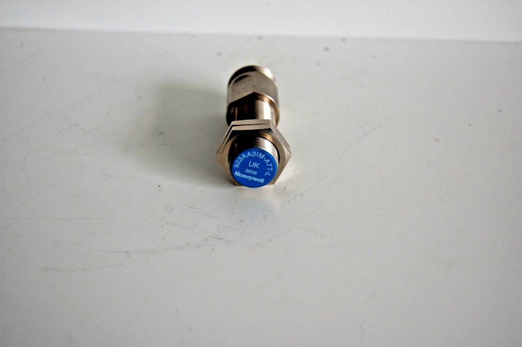 Honeywell 923AA3IM-A7T-L Proximity Switch