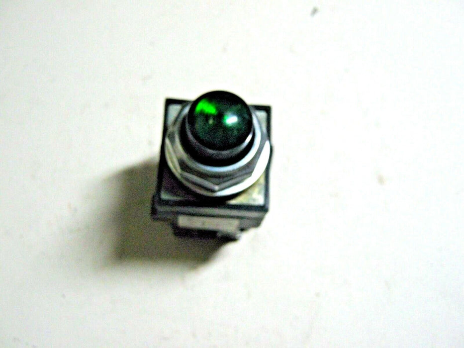 GE CR104P-XG22 Pushbutton Green Cap