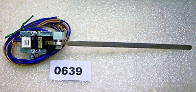 Omron EE-SPX401 EE-1003 Photoelectric Switch w/ Operator