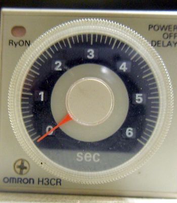 Omron H3CR-H8L Timer