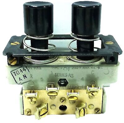 Square D 9001-UO-1 250 V AC/DC Double Button Pushbutton Station