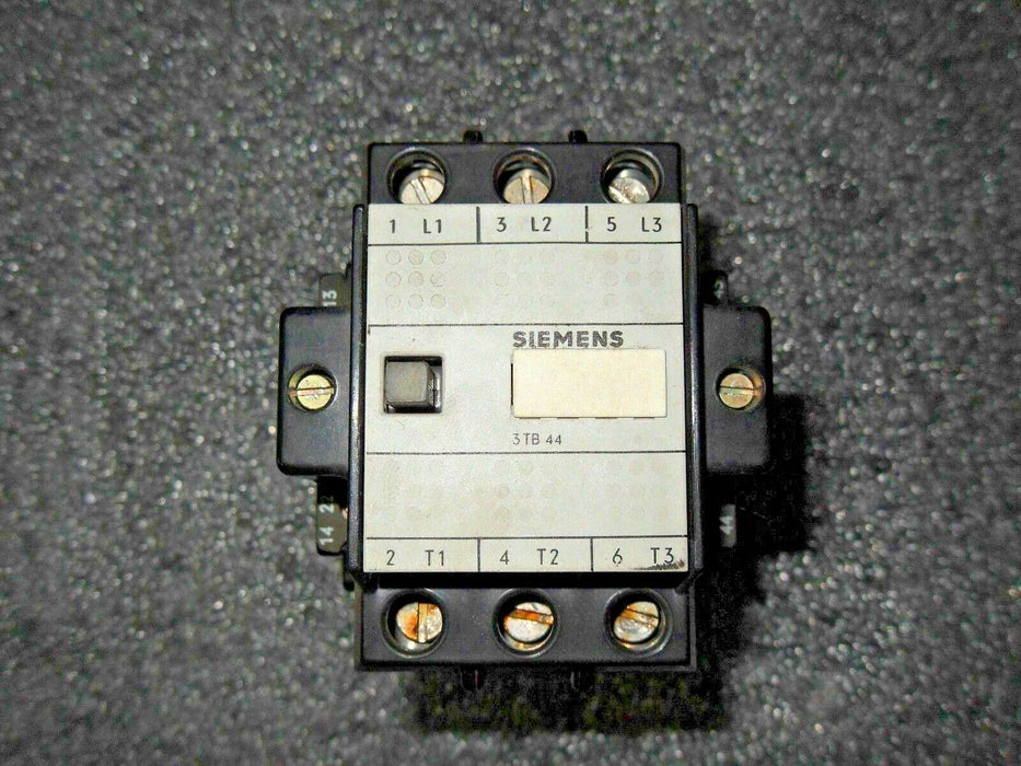 1 Siemens 3TB44 17-0B CONTACTOR