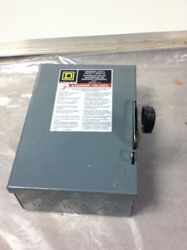 Square D D221N 30 A 240 V 2 P Fused Safety Switch - No box