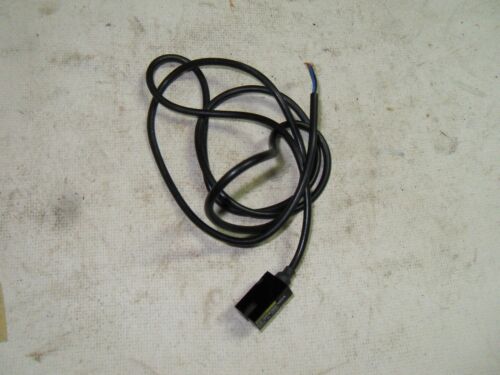 1 OMRON EE-SPX302-W2A PHOTOELECTRIC SENSOR