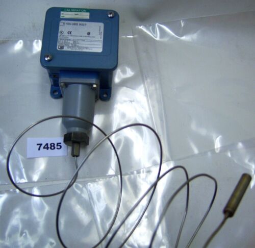 United Electric Temperature Controller E105-3BS-9027
