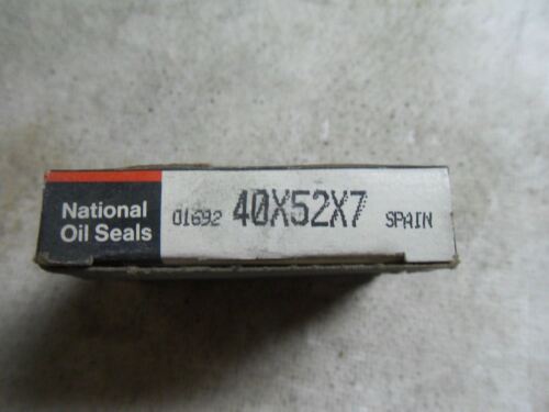 2 Federal Mogul 40X52X7 Oil Seals
